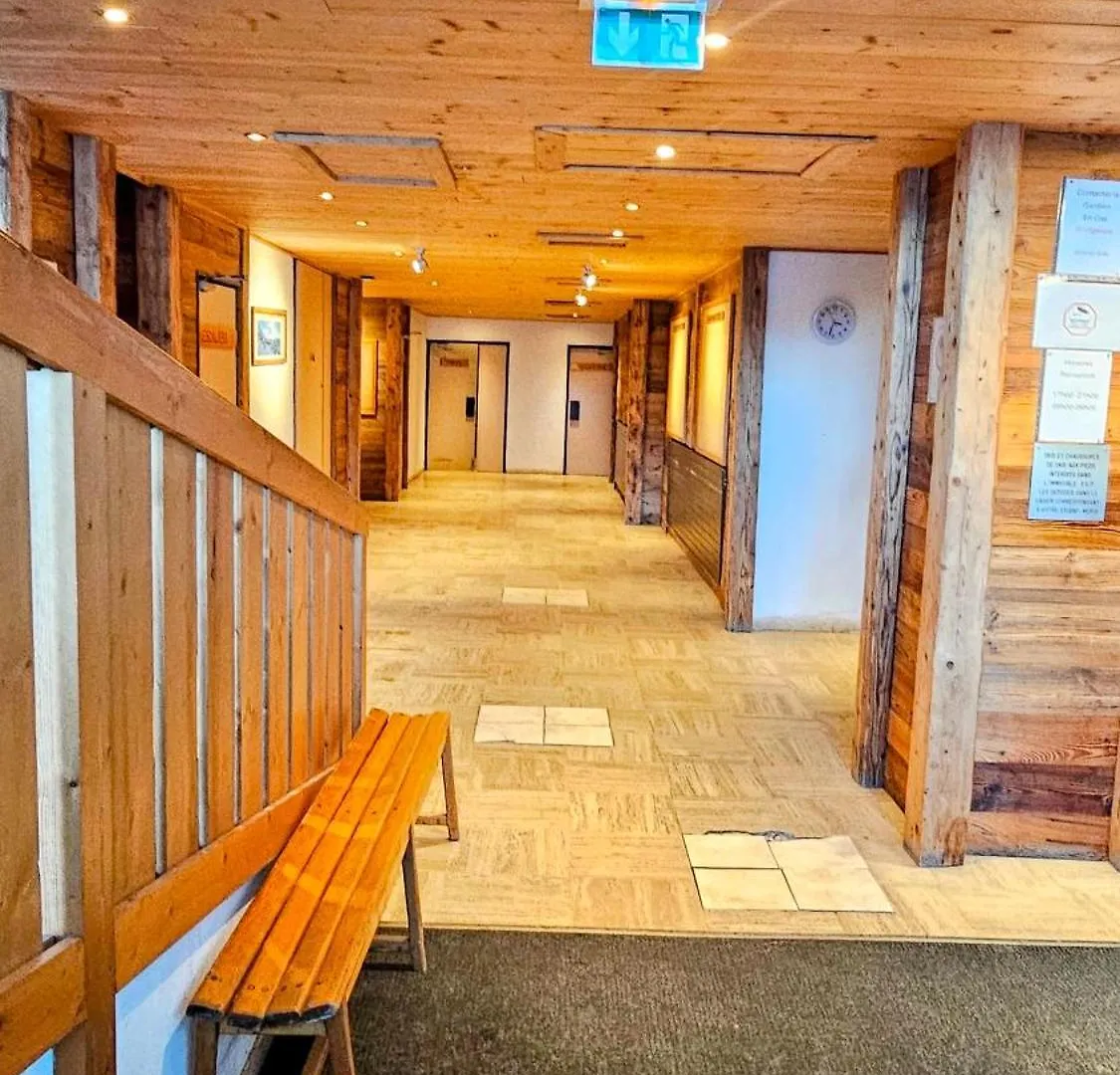 Courchevel 1650 - Mountain View - Snow Front 7S10 Apartment