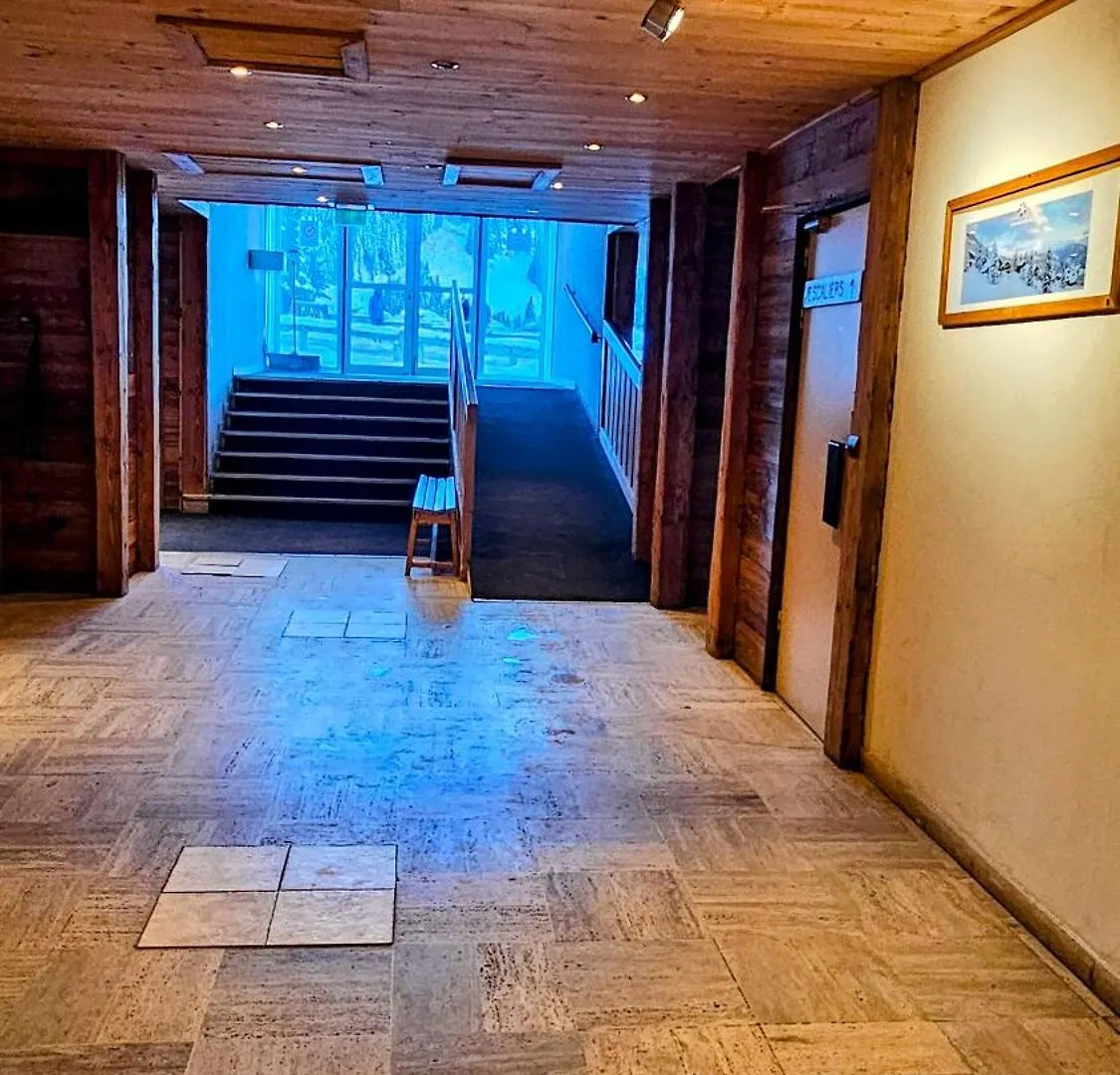 Courchevel 1650 - Mountain View - Snow Front 7S10 Apartment 0*,  France