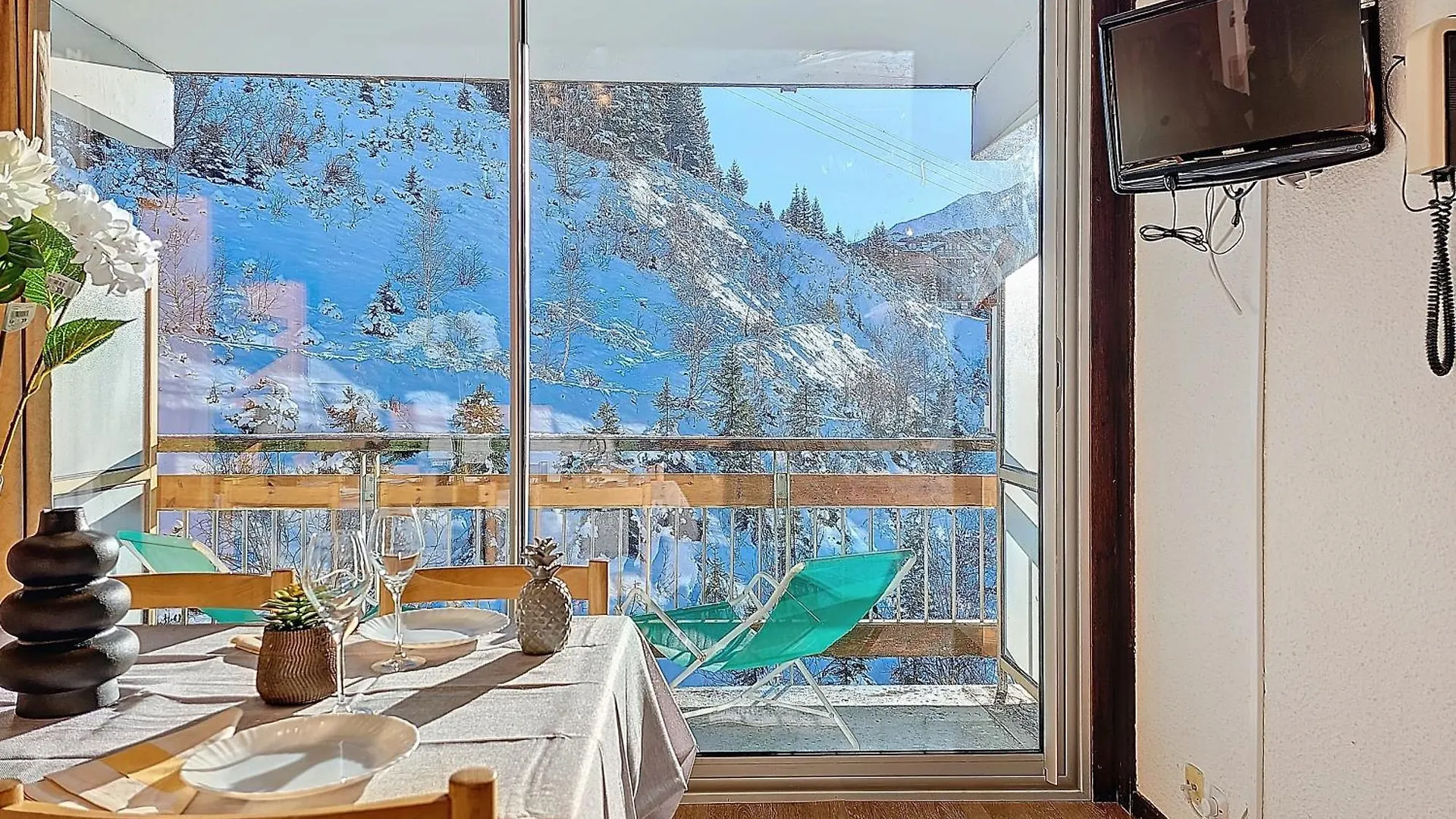 Courchevel 1650 - Mountain View - Snow Front 7S10 Apartment