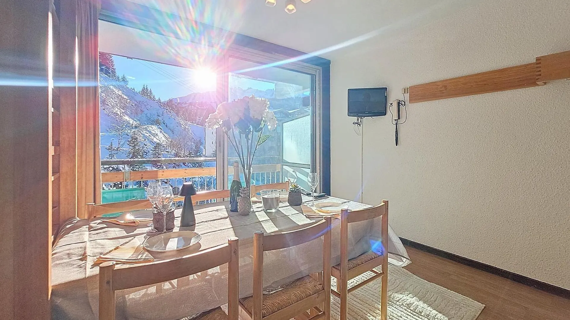 Courchevel 1650 - Mountain View - Snow Front 7S10 Apartment
